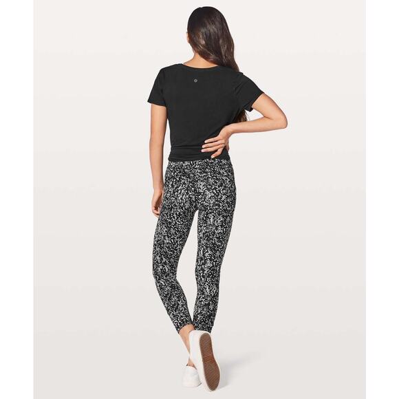 Lululemon In Movement 7/8 Tight Everlux 25" Size 6 - Picture 2 of 6